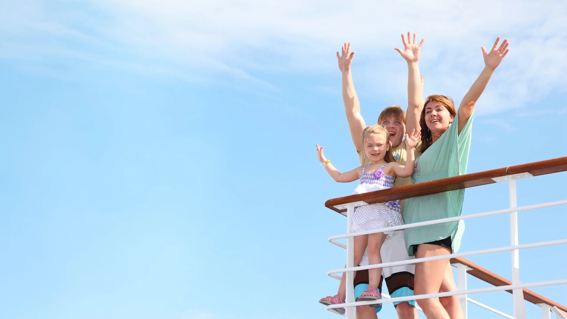 Blog_How-to-Have-the-Best-Time-on-a-Cruise-with-Kids_family-on-cruise