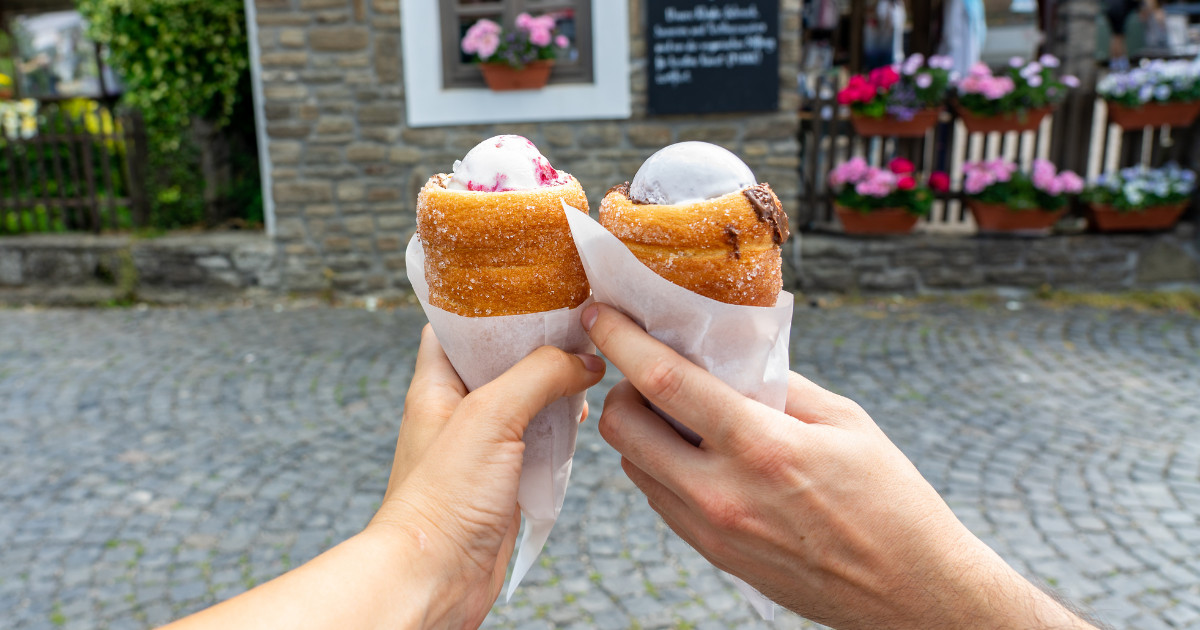 Kürtőskalács (Chimney Cake)
