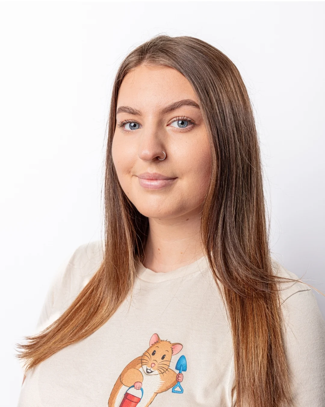 Sinead Collins side profile in Holiday Hamster t-shirt