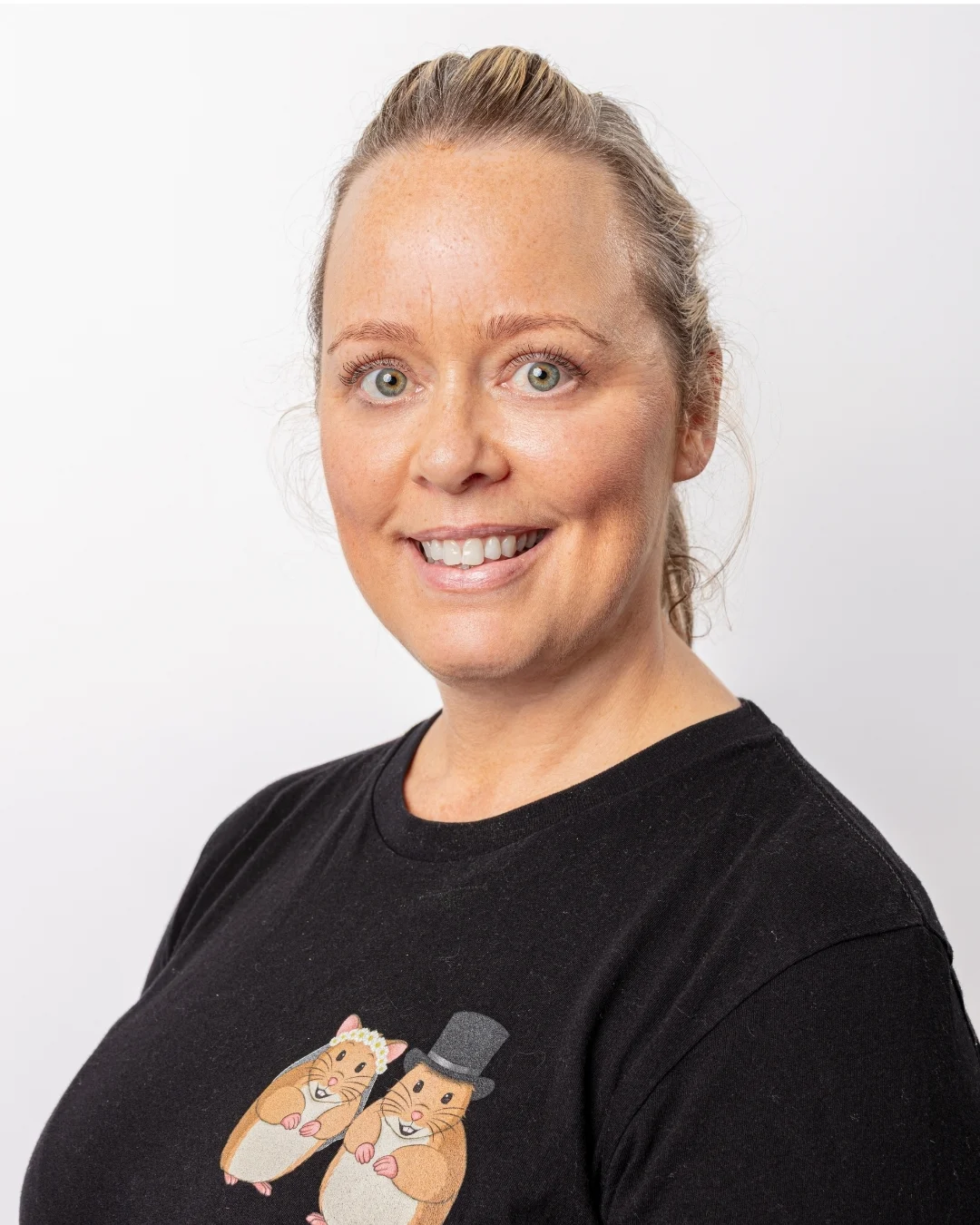 Steph Richardson side profile in Holiday Hamster t-shirt